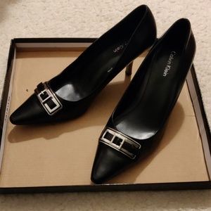 Calvin Klein "Debbie" black pumps size 6 M